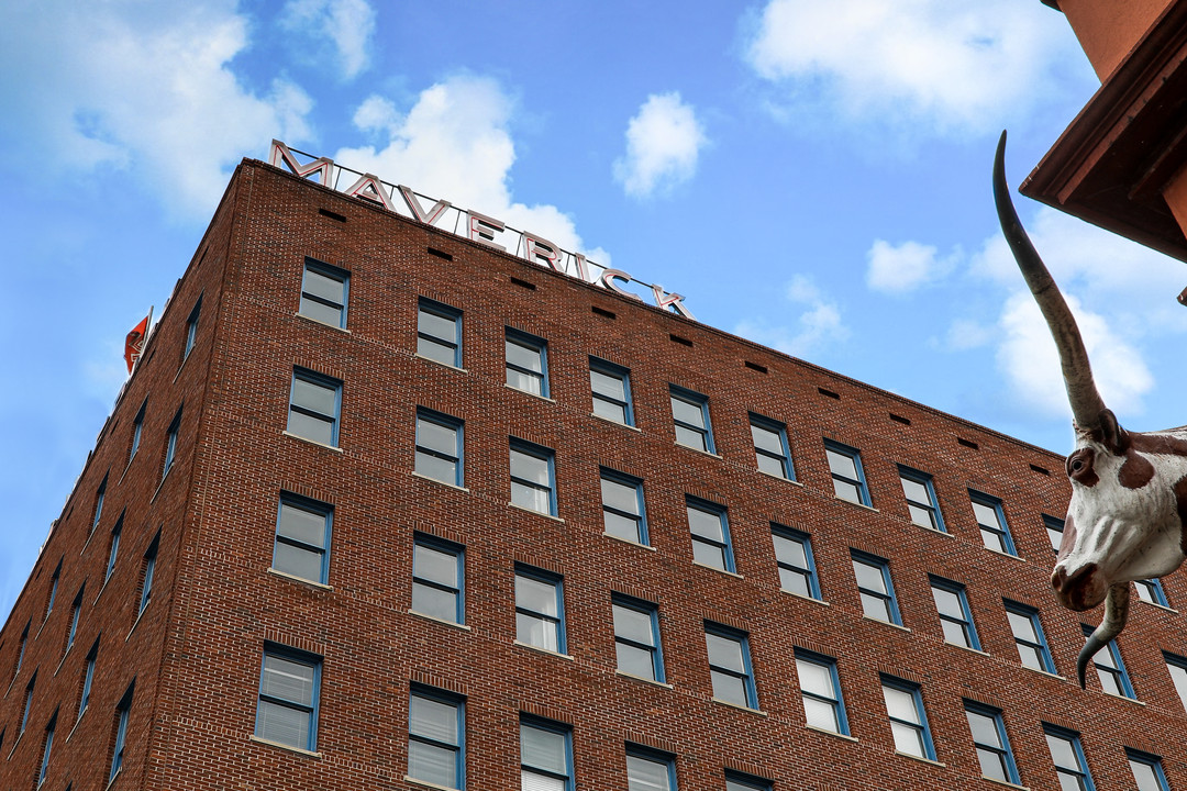 Maverick in San Antonio, TX - Building Photo