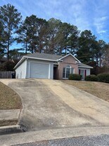 7121 Vinings Ct in Columbus, GA - Building Photo