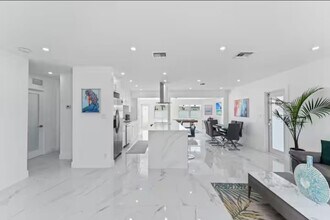 1713 NE 7th Ter in Fort Lauderdale, FL - Building Photo - Building Photo