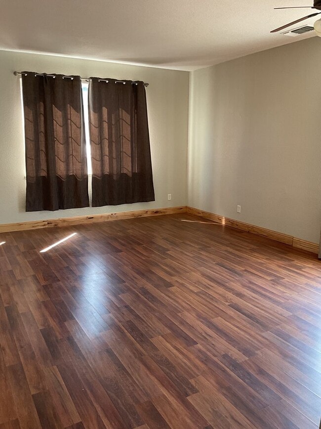 1874 Woodland Dr in Yuba City, CA - Building Photo - Building Photo