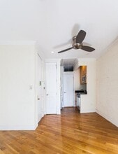 279 E 10th St in New York, NY - Building Photo - Building Photo