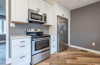 635 Robin Dr in Ellettsville, IN - Building Photo - Building Photo