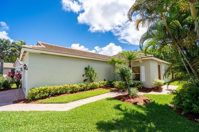 732 SW Rocky Bayou Terrace in Port St. Lucie, FL - Building Photo - Building Photo