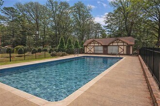 3298 Abbeywood Dr in Decatur, GA - Building Photo - Building Photo