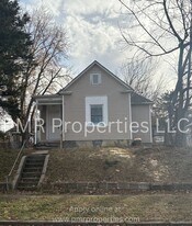 2420 Patee St in St. Joseph, MO - Building Photo