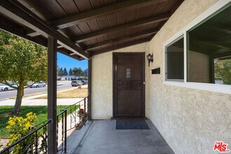 2011 Evergreen St in Burbank, CA - Building Photo - Building Photo