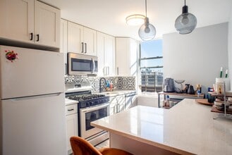 1614 Summit Ave in Union City, NJ - Building Photo - Building Photo