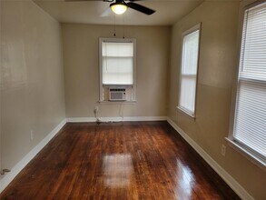 1319 1/2 Beverly St in Houston, TX - Building Photo - Building Photo