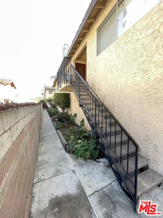 1036 Carob Way in Montebello, CA - Building Photo - Building Photo