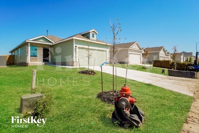 10715 Prusiner Dr in Converse, TX - Building Photo - Building Photo