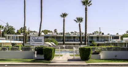 Shalimar Apartments in Phoenix, AZ - Foto de edificio - Building Photo