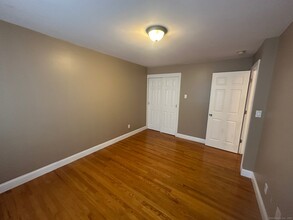 56 Wakelee Ave in Shelton, CT - Building Photo - Building Photo