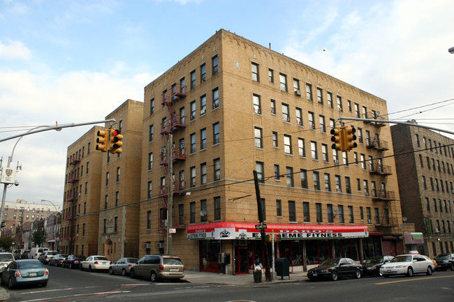 Elevatored Apartment in Bronx, NY - Building Photo - Building Photo