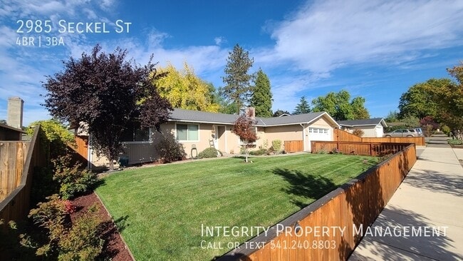 2985 Seckel St in Medford, OR - Building Photo - Building Photo