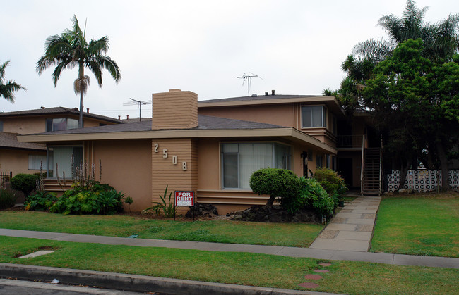 2508 W El Segundo Blvd in Gardena, CA - Foto de edificio - Building Photo