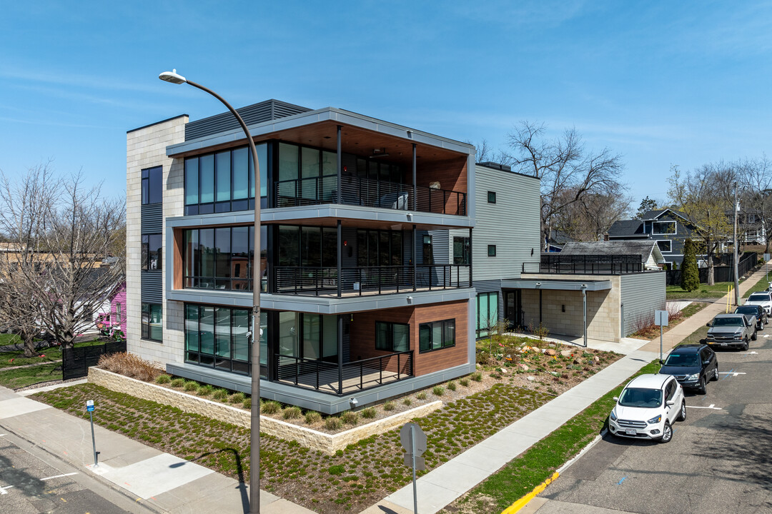 Tripod Condominiums in Hudson, WI - Building Photo