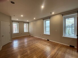 211 Sumac St, Unit 1 in Philadelphia, PA - Building Photo