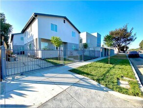 10617 S Broadway in Los Angeles, CA - Building Photo - Building Photo