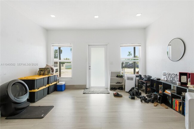 5737 SW 6th St in Miami, FL - Building Photo - Building Photo