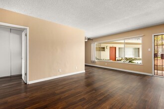 Coliseum Apartments in Los Angeles, CA - Building Photo - Building Photo