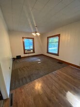 714 N Van Buren St in Iowa City, IA - Building Photo - Building Photo