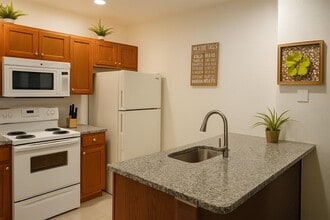 4600 Yellowgold Rd W in Kissimmee, FL - Building Photo - Building Photo