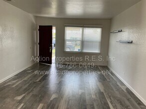 2524 Anna Way in Sacramento, CA - Building Photo - Building Photo