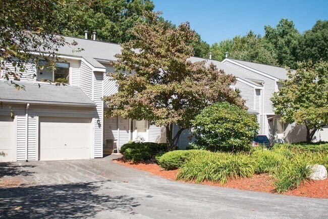 47 Samuel Dr in Grafton, MA - Building Photo - Building Photo