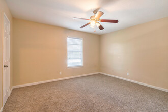 Sunset Grove Apartments in Orange, TX - Foto de edificio - Interior Photo