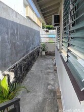 54 Hi?aloa St in Honolulu, HI - Building Photo - Building Photo