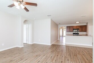 16188 Yelloweyed Dr in Clermont, FL - Foto de edificio - Building Photo