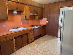 1303 Meadow Ln in Weatherford, OK - Foto de edificio - Building Photo