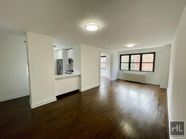 145 E 16th St in New York, NY - Building Photo - Building Photo