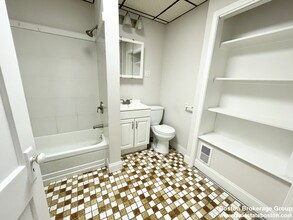 122 Buttonwood St, Unit 1 in Boston, MA - Foto de edificio - Building Photo