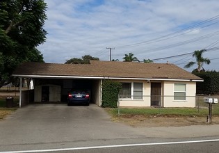 1347 E Stroube St in Oxnard, CA - Foto de edificio - Building Photo