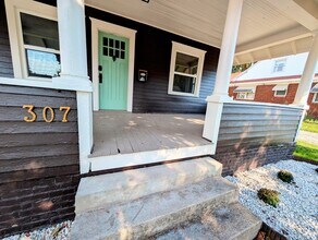 307 5th Ave E in Oskaloosa, IA - Building Photo - Building Photo