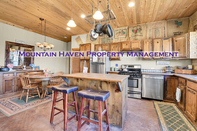 property at 752 Chinook Rd