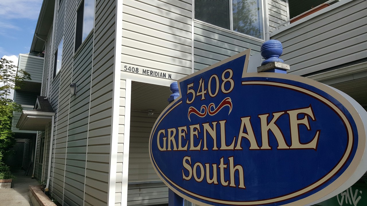 Green Lake South Apartments in Seattle, WA - Building Photo