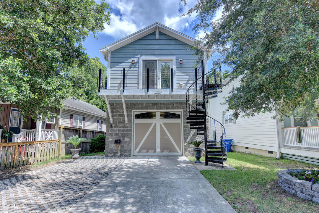 2107 Metts Ave in Wilmington, NC - Foto de edificio