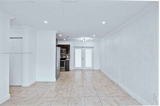 3230 NW 171 Terrace in Miami Gardens, FL - Building Photo - Building Photo