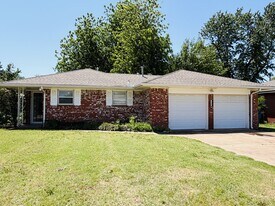 120 Elwood Dr in Edmond, OK - Building Photo