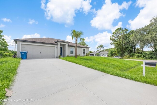 1602 Saladino St SE in Palm Bay, FL - Building Photo - Building Photo