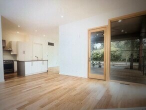 540 S Cloverdale Blvd in Cloverdale, CA - Building Photo - Building Photo