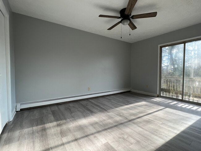 15 Fairmor Dr in Westover, WV - Building Photo - Building Photo