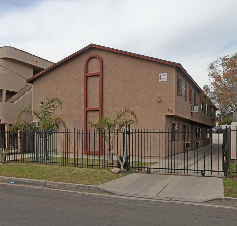 719 Bridewell St in Los Angeles, CA - Foto de edificio