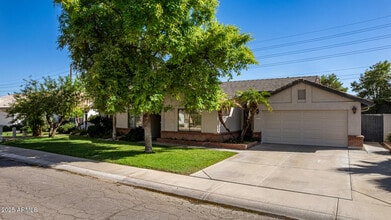 2041 E Marquette Dr in Gilbert, AZ - Building Photo - Building Photo