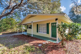1031 NE 39th Ct in Ocala, FL - Building Photo - Building Photo