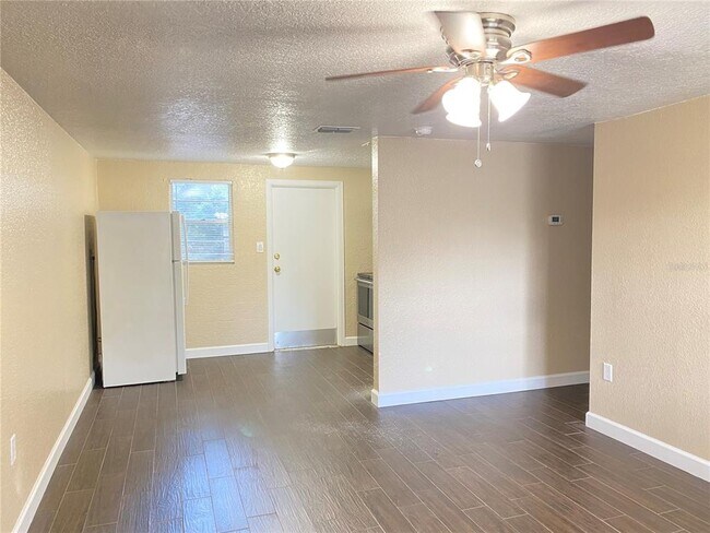 37147 Marlu Ln in Dade City, FL - Building Photo - Building Photo
