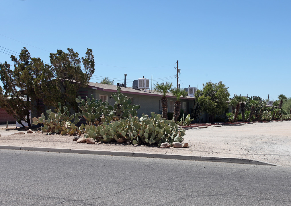 3434 E Blacklidge Dr in Tucson, AZ - Building Photo