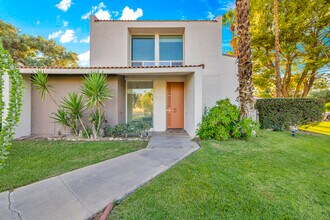 2521 N Whitewater Club Dr in Palm Springs, CA - Building Photo - Building Photo